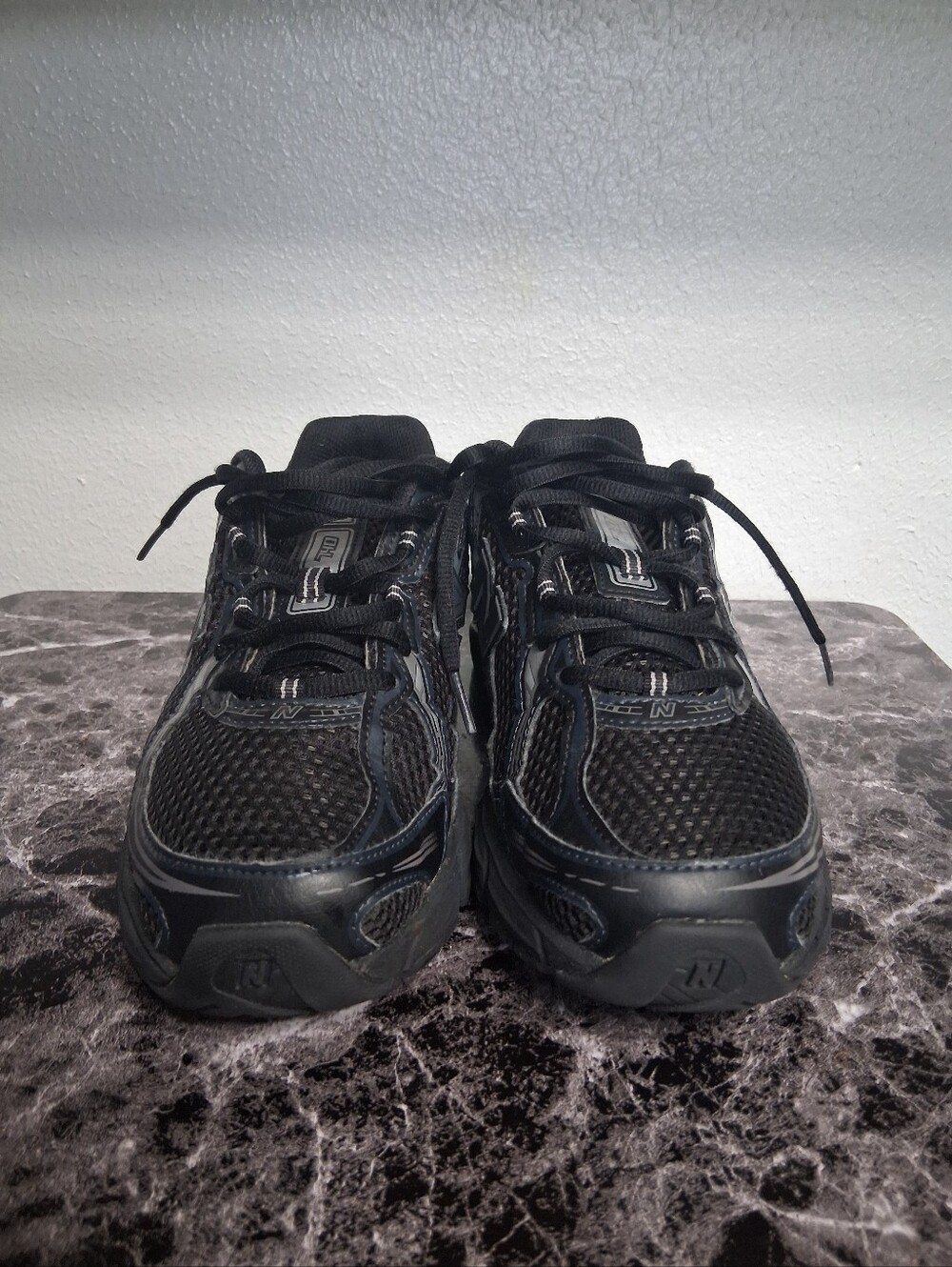 New Balance Black Mesh & Synthetic Trainer Sneakers Size 6.5 - Picture 3 of 9